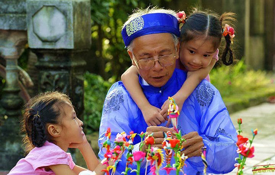 The art of making tò he originated 300 years ago in Xuân La Village